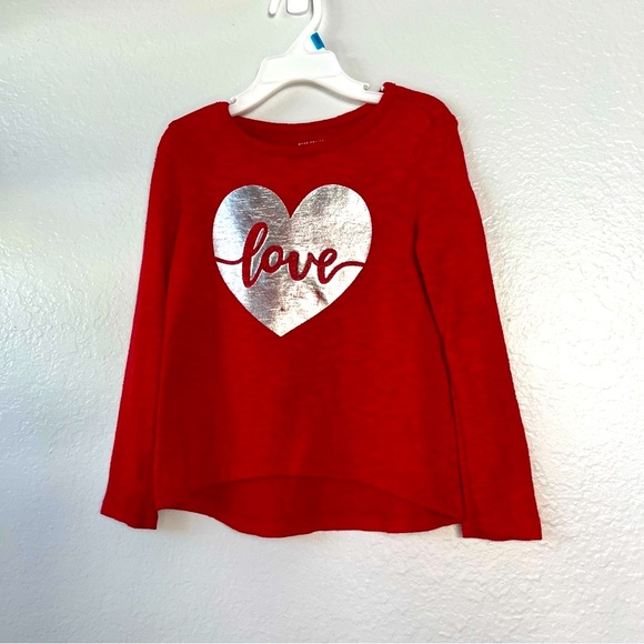 The Childrens Place Girls Silver Heart Red Tee - Picture 1 of 16